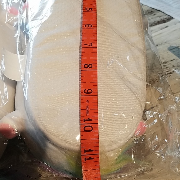 UNICORN SLIPPERS Adult Size - Picture 2 of 2